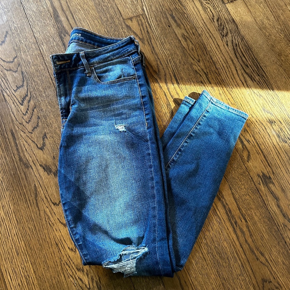 Old Navy midrise distressed skinny jean Sz 8